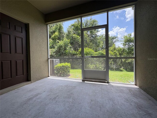 Building Photo - 2427 Willimette Dr