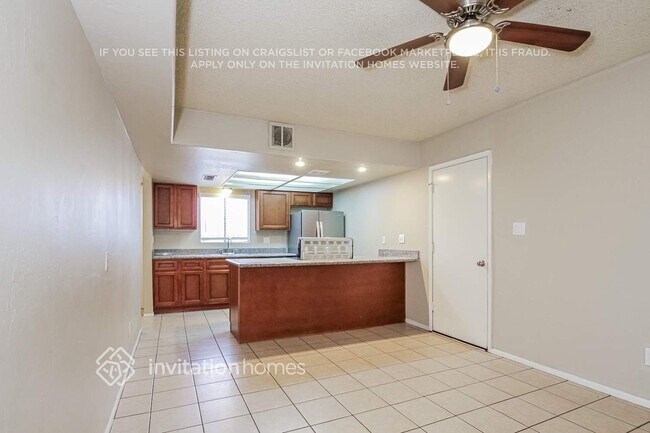 Building Photo - 5942 W Whitton Ave