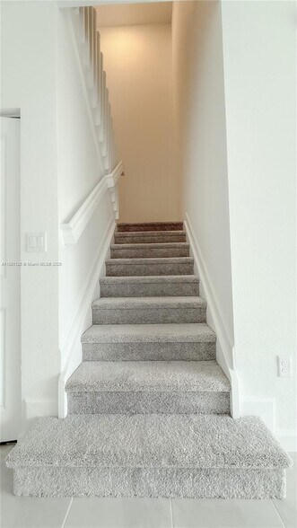 Building Photo - 25350 SW 137th Ave