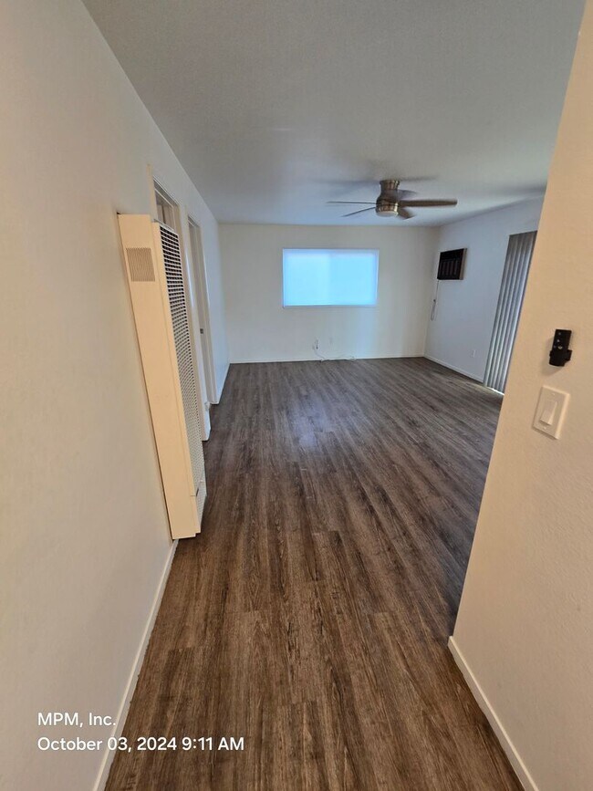 Building Photo - 419 Crocker St