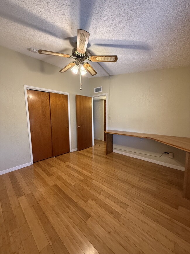 Building Photo - 10449 Chinaberry Dr