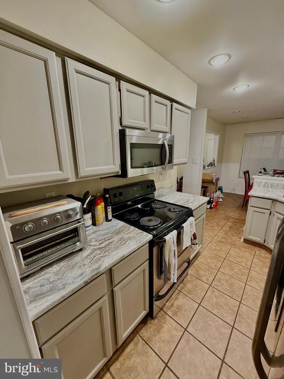 Building Photo - 212 Nottingham Ct