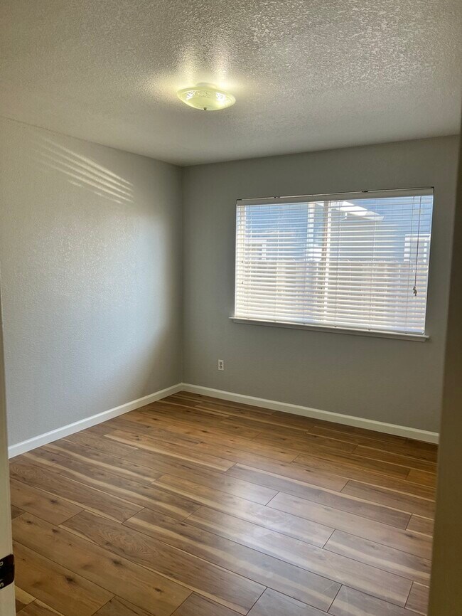 Building Photo - 1731 Third St