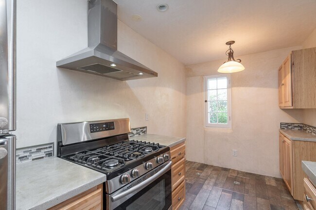 Building Photo - 728 Montez Pl