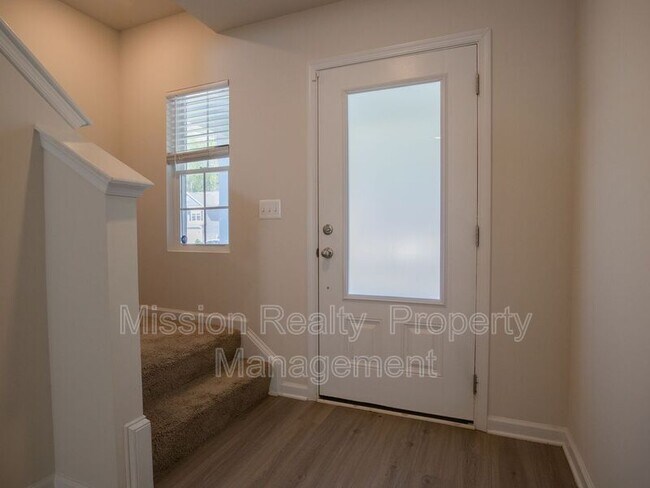 Building Photo - 2827 Meadowview Blvd