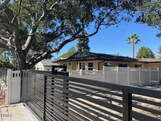 Building Photo - 8207 W Grenoble St