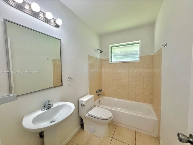Building Photo - 6725 SW 27th Ct