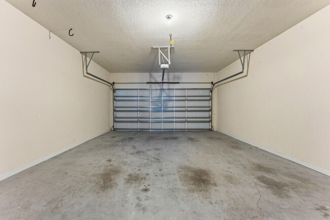 Building Photo - 595 52nd Ave N