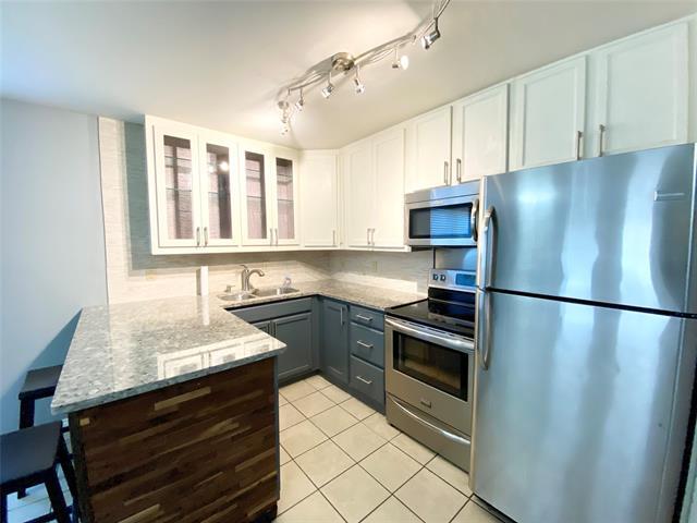 Building Photo - 5901 Lake Hubbard Pkwy