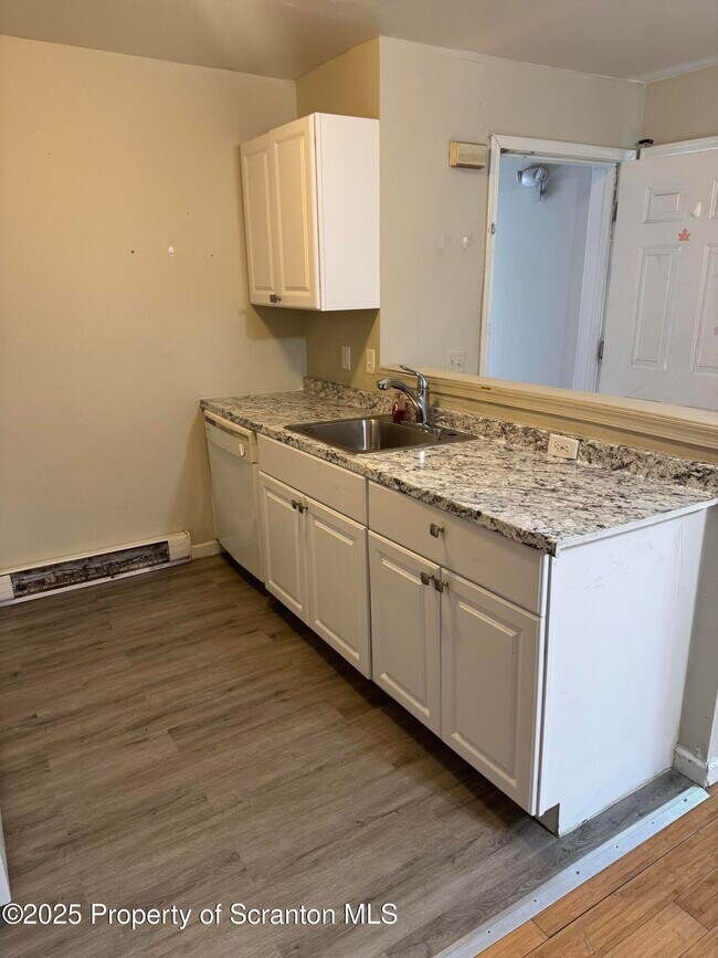 Building Photo - 114 Prospect Ave