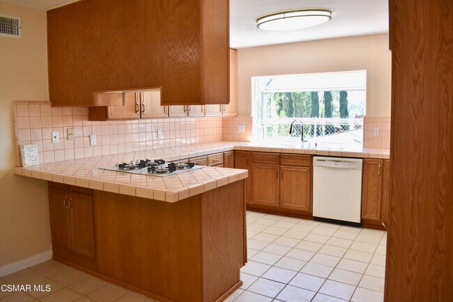 Building Photo - 26033 Adamor Rd