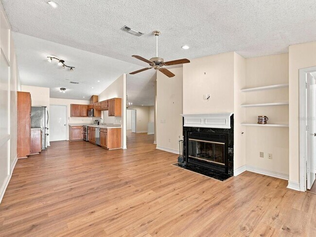 Building Photo - 5381 Kelly Dr