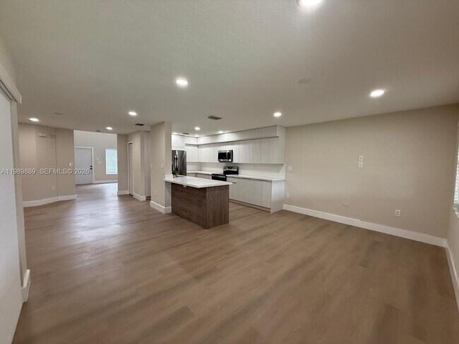 Building Photo - 16432 SW 47th Terrace