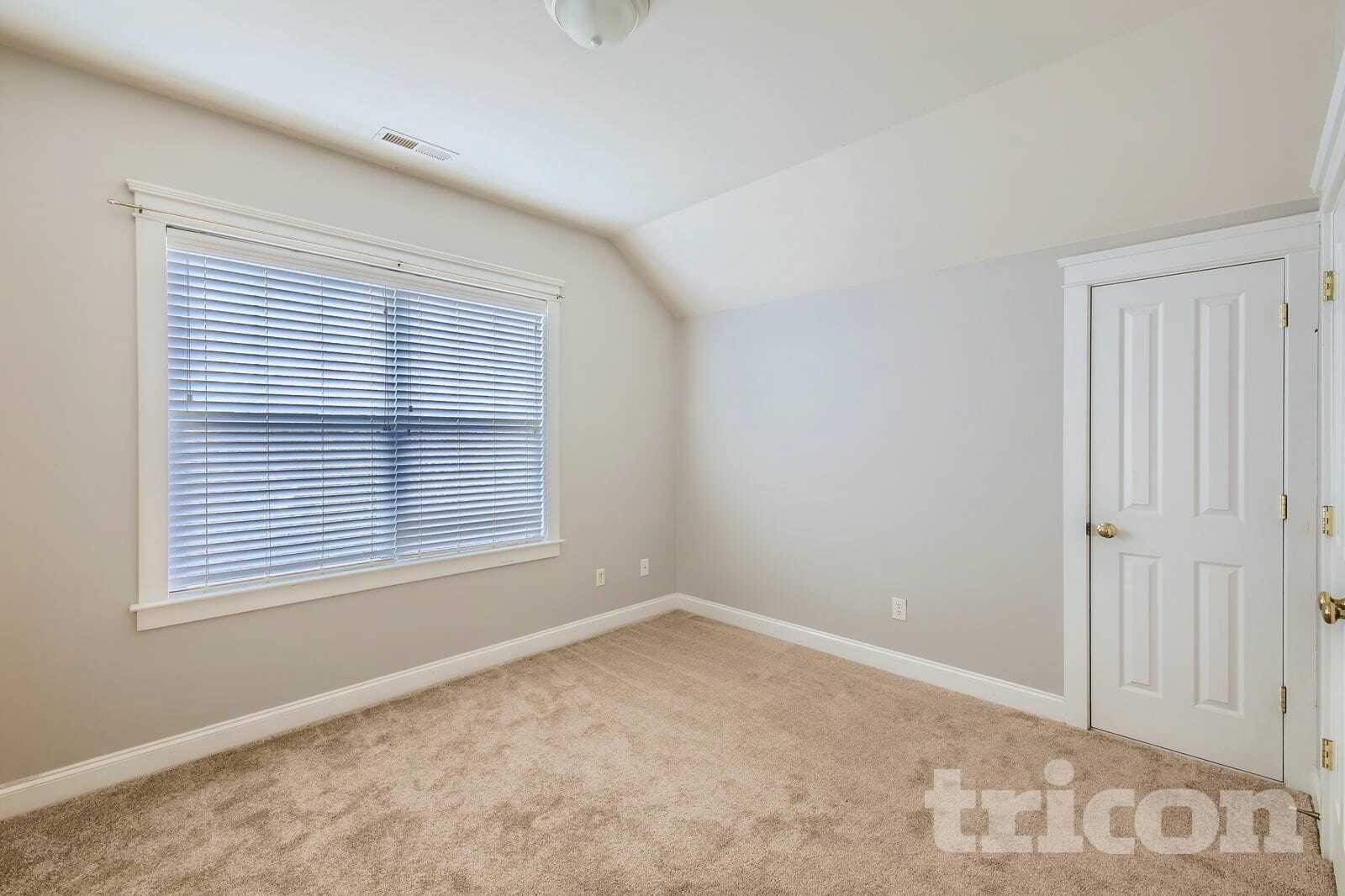 Building Photo - 1519 Peak Ct