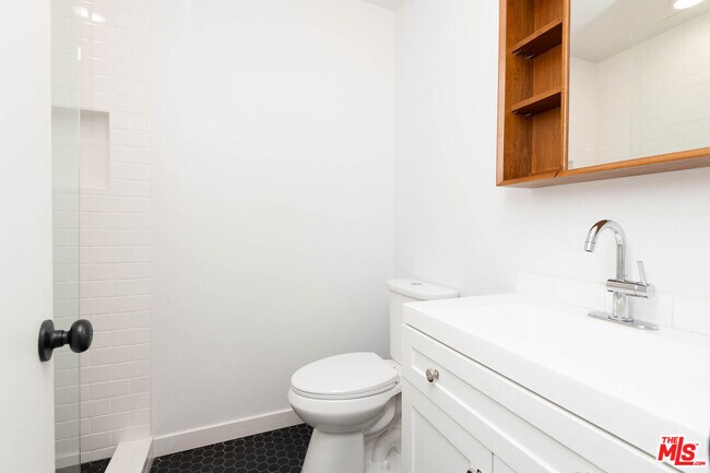 Building Photo - 5935 Chula Vista Way