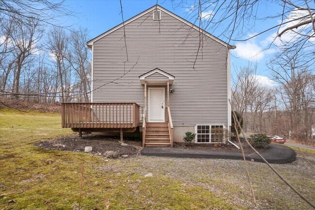 Private Entrance - 55 Brewer Rd