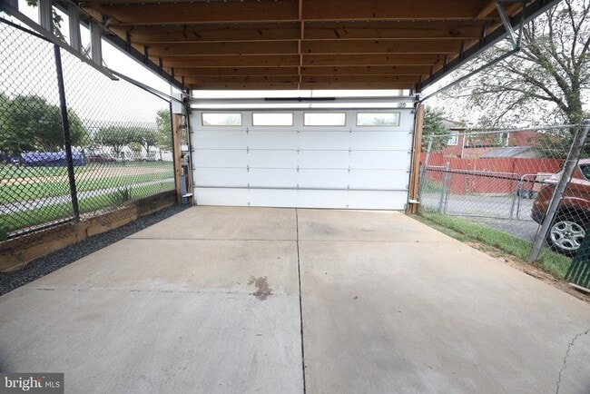 Building Photo - 2237 14th St NE