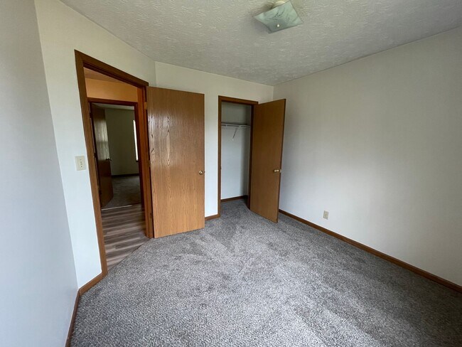 Building Photo - UPDATED 3 BR HOME IN PRIME WEST LAFAYETTE ...