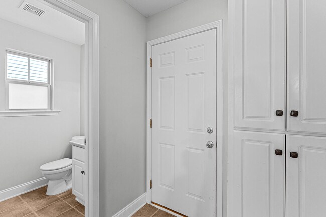 Building Photo - 1132 Sierra Ln