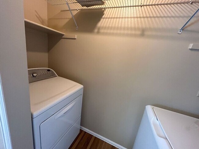 Building Photo - 7855 Brandy Cir