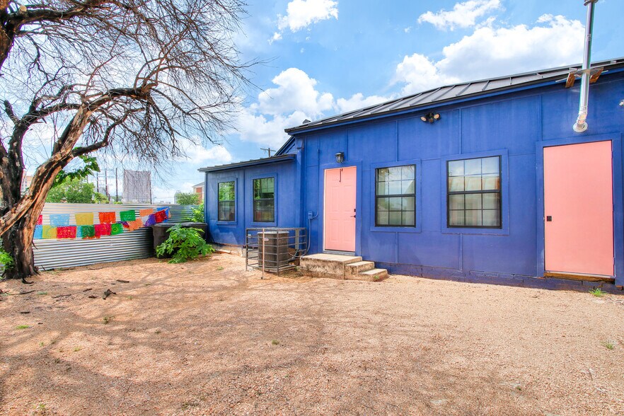 Building Photo - 120 Shadrach St