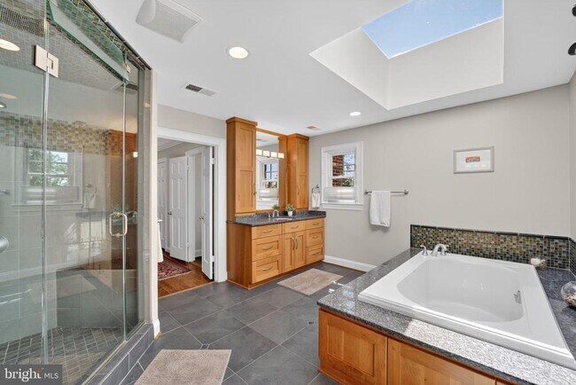 Building Photo - 5115 Cape Cod Ct