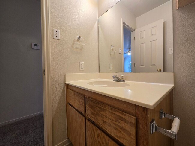 Building Photo - 2802 Lucille Dr