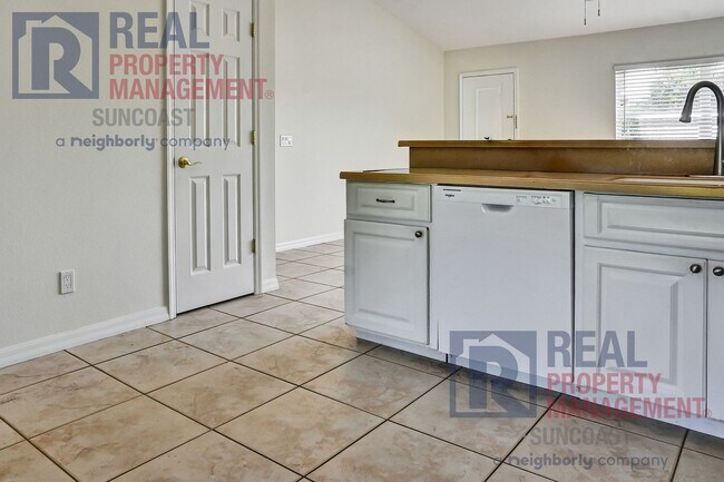 Building Photo - 230 Rotonda Blvd W