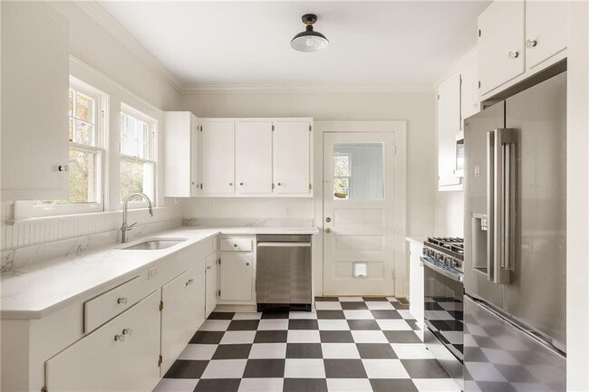 Building Photo - 5450 E Mountain St