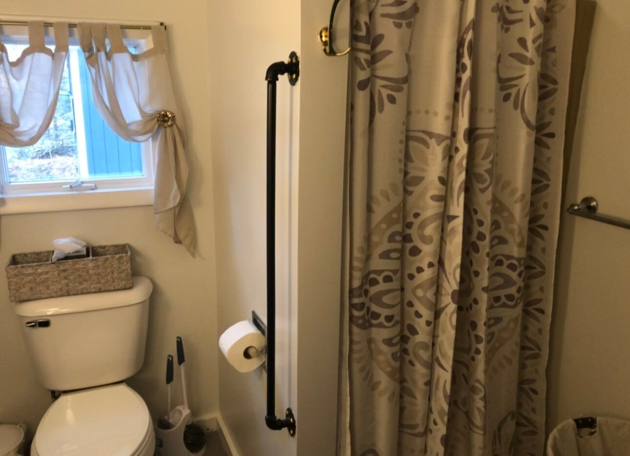 Building Photo - 64A Emerson Dr