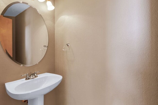 Building Photo - 9584 Las Colinas Dr
