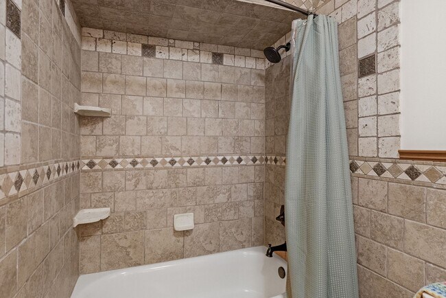 Building Photo - 505 4th