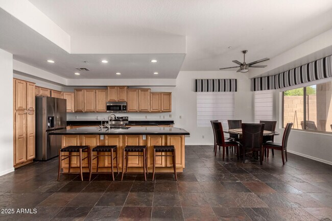 Building Photo - 10573 E Sheena Dr