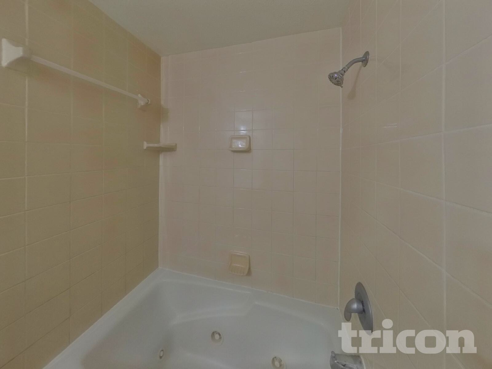 Building Photo - 2144 Sherwood Ave