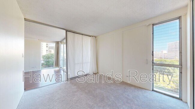 Building Photo - 1617 Ke’eaumoku St