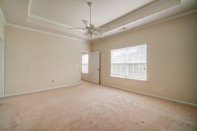 Building Photo - 4 BR/2 BA, 1 Car Garage, Charming Home in ...