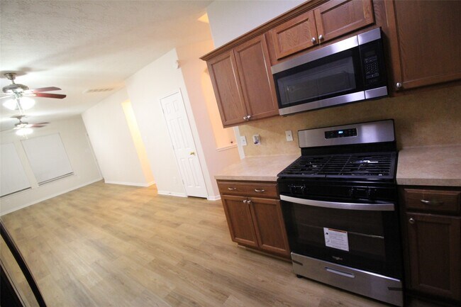 Building Photo - 21123 Sprouse Cir