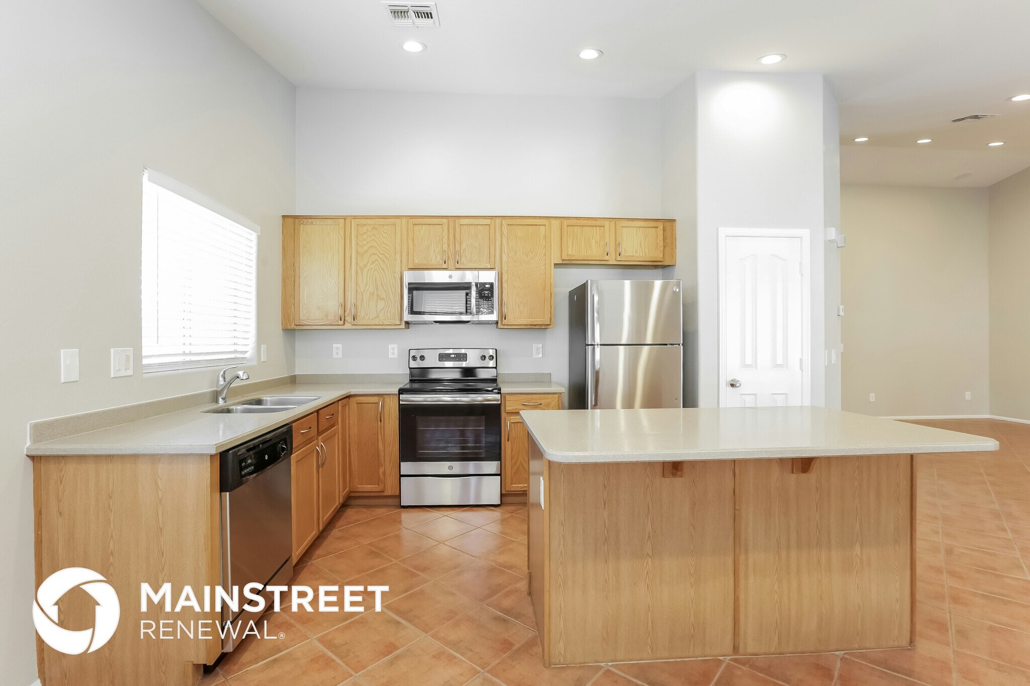 Building Photo - 17406 W Mohave St