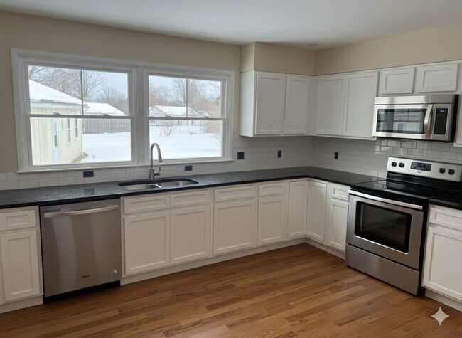 Building Photo - 6 Highland Cir