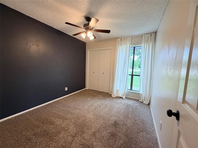 Building Photo - 115 Spanish Oak Cir
