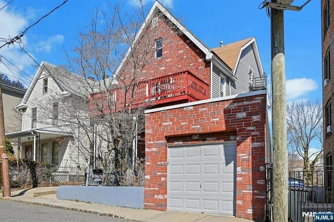 Building Photo - 30 Columbia Terrace
