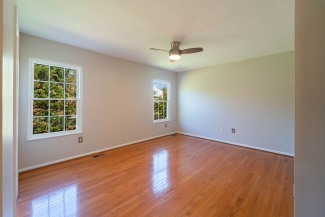 Building Photo - Beautiful 2 Story 3 BD 3.5 BA home in Burtonsville, MD