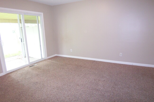 Dining Room - 4795 Lorraine Ave