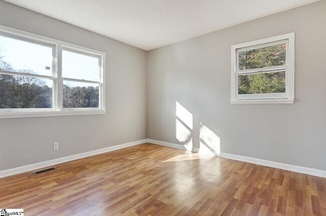 Building Photo - 731 Winding Creek Rd