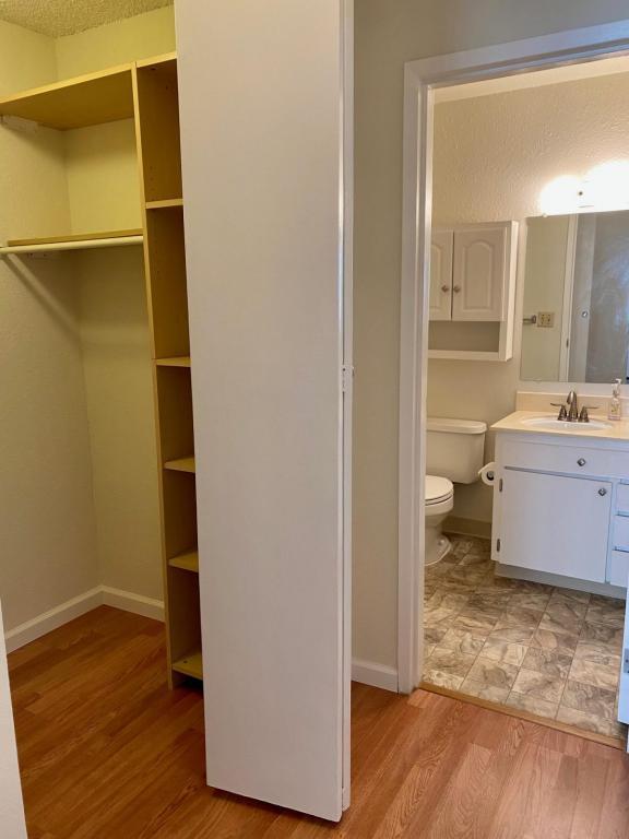 Building Photo - 395 Imperial Way