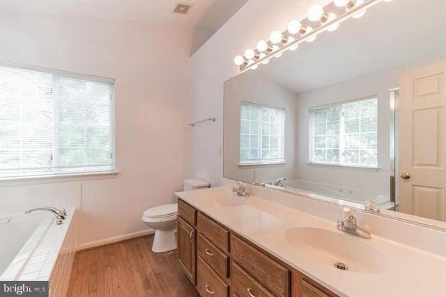 Building Photo - 5520 Jowett Ct