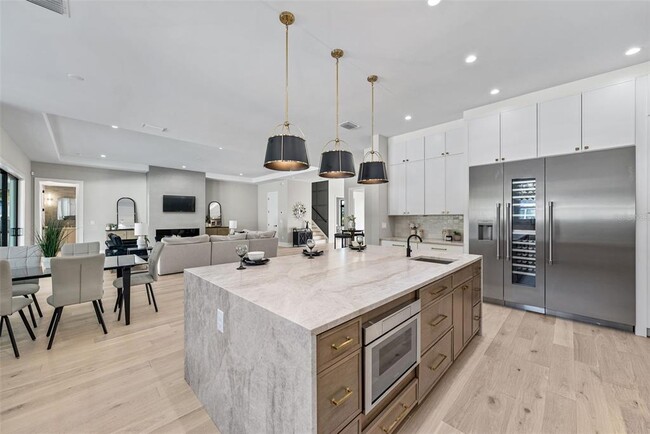 Building Photo - 2106 S Cortez Ave