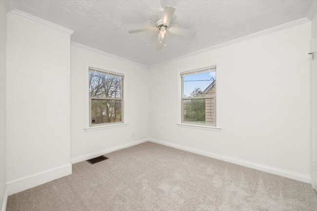 Building Photo - Updated 5-Bedroom, 2-Bath Home Across from the Park