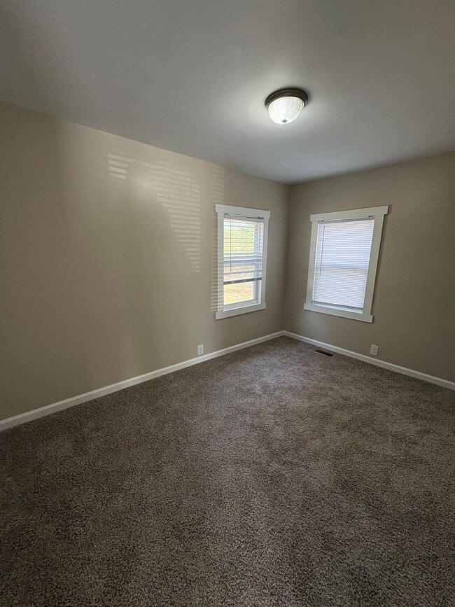 Building Photo - 1805 College St