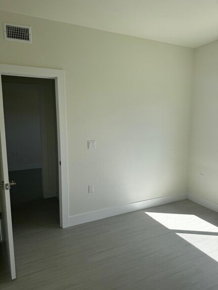 Building Photo - 2125 Moffett Rd